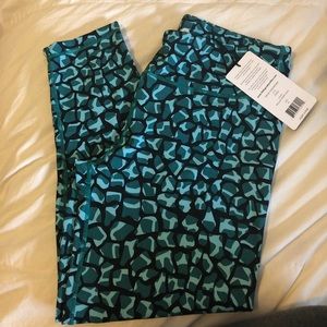 Green printed leggings